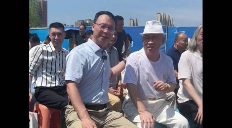 海銘集團董事長、梁山商會會長門振春邀請張博會長參加揭牌儀式并高度評價！